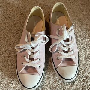 Converse pink